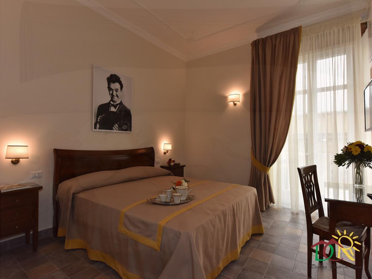 Dimora Conte Di Ruvo Bed & Breakfast Naples Luaran gambar