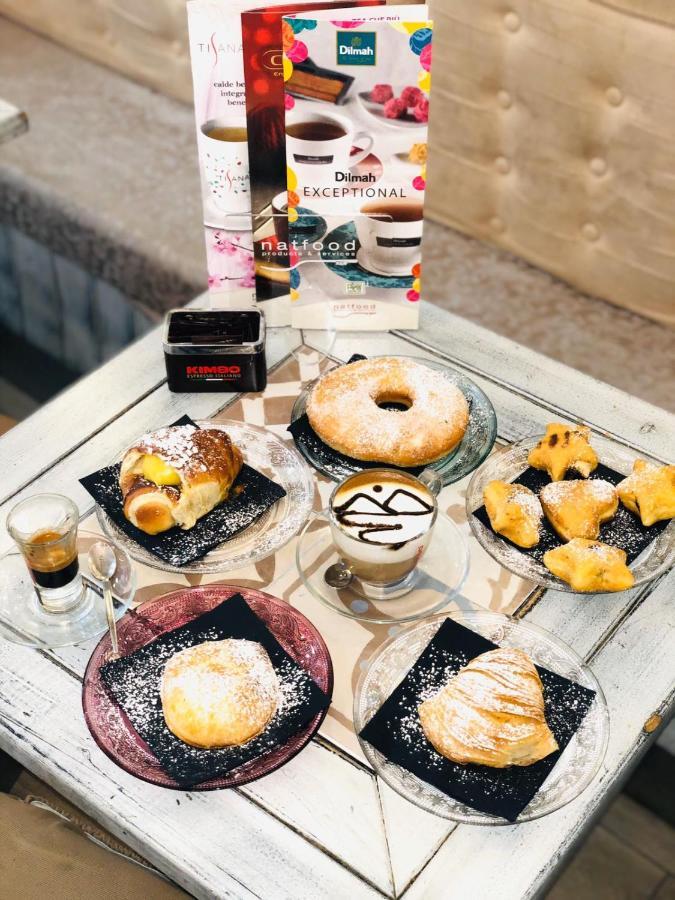 Dimora Conte Di Ruvo Bed & Breakfast Naples Luaran gambar